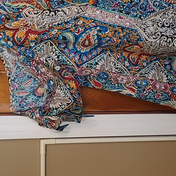 Blouse - Picture 2 of 3